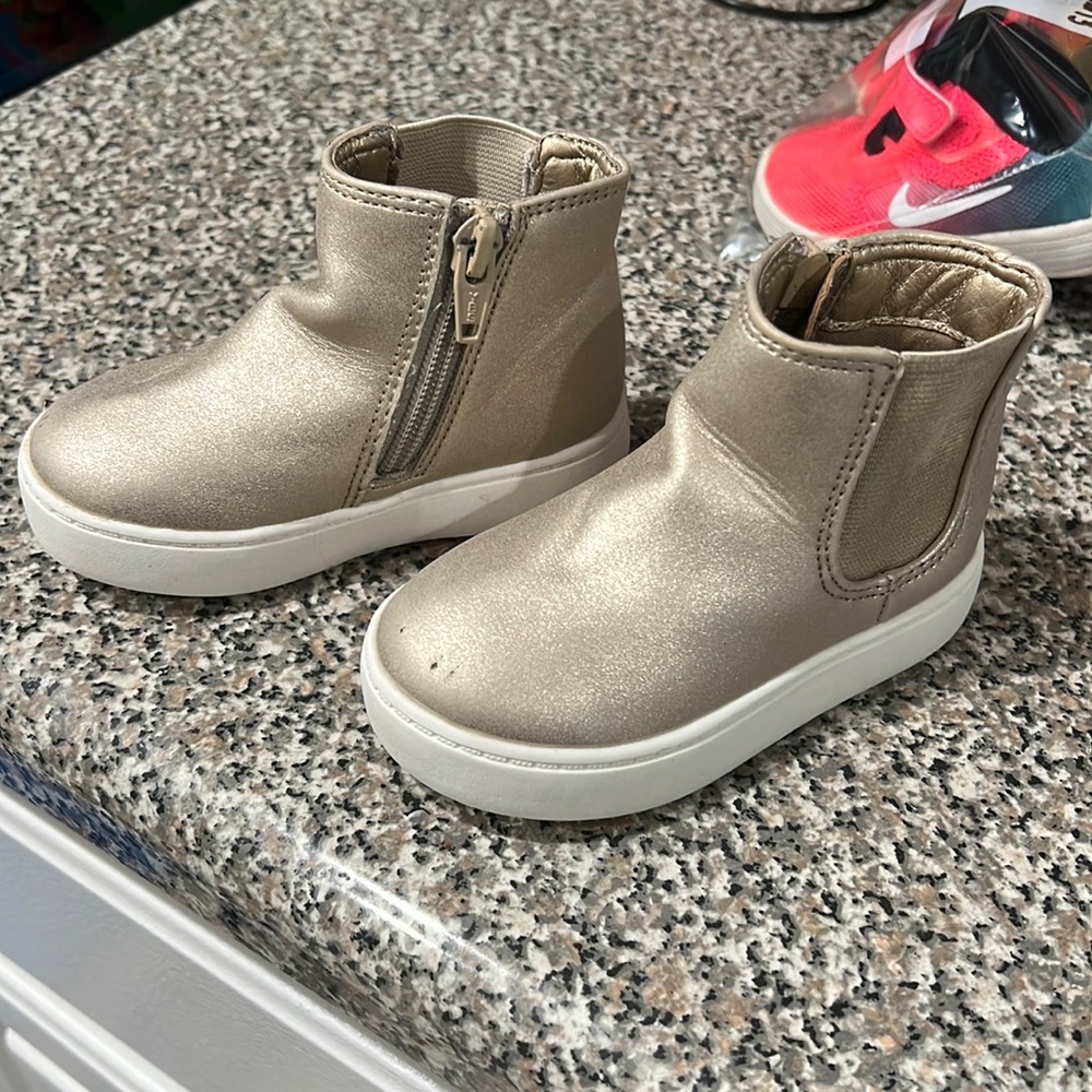 Girls summery gold boots